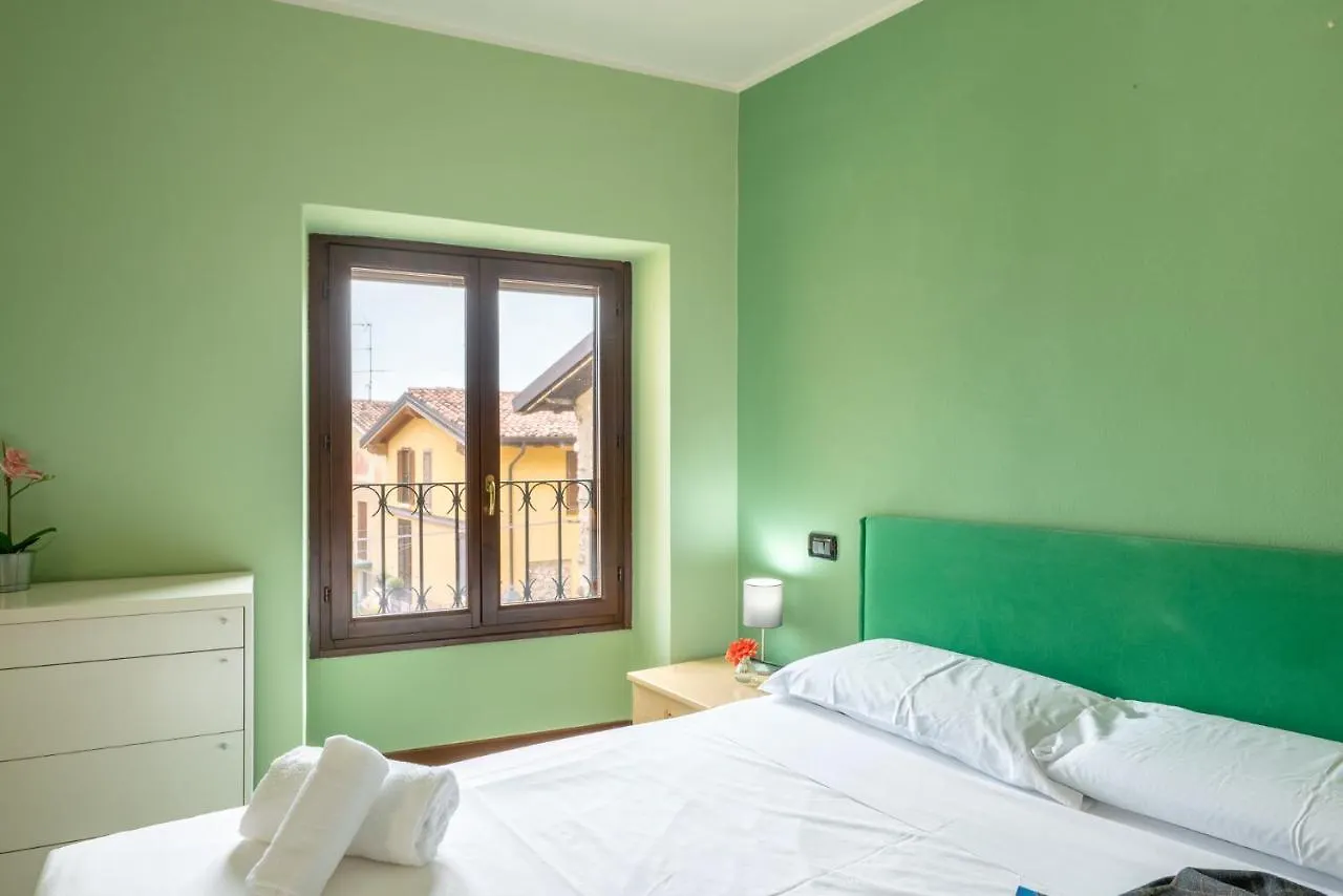 Bright Apartments Moniga - Castle Bells Moniga del Garda Italy
