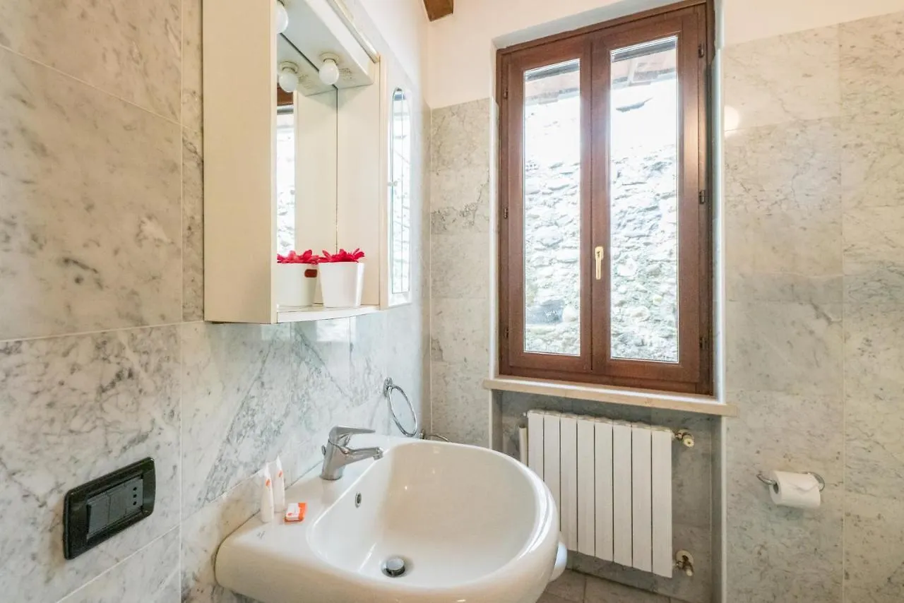 Bright Apartments Moniga - Castle Bells Moniga del Garda Italy
