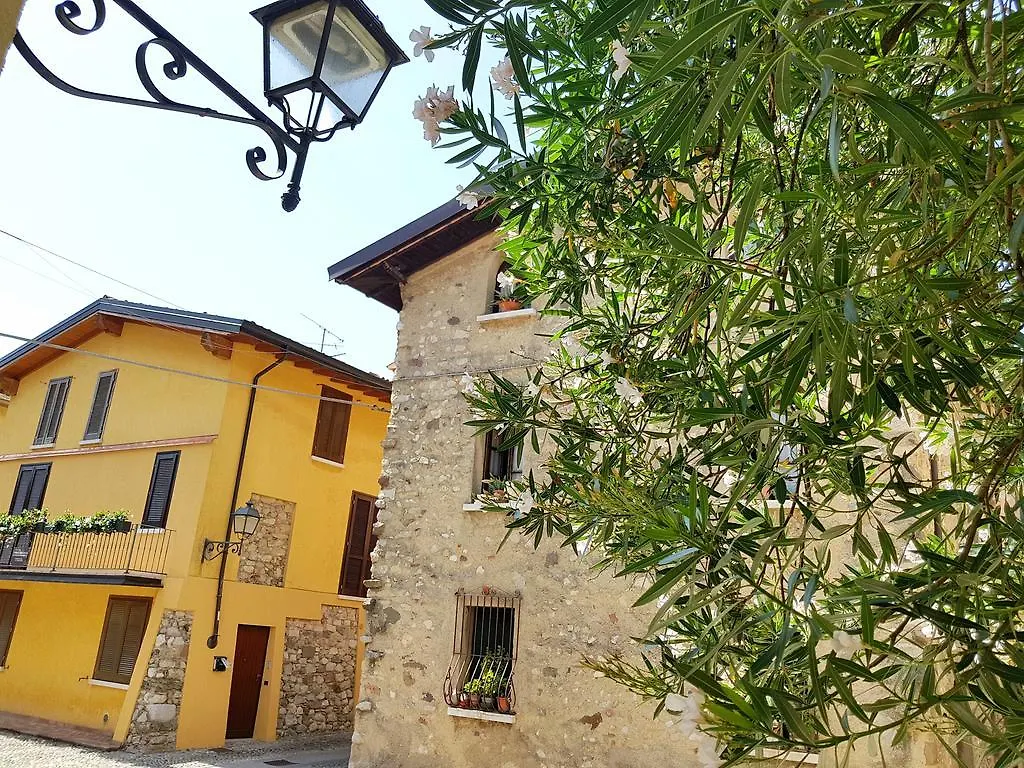Bright Apartments Moniga - Castle Bells Moniga del Garda