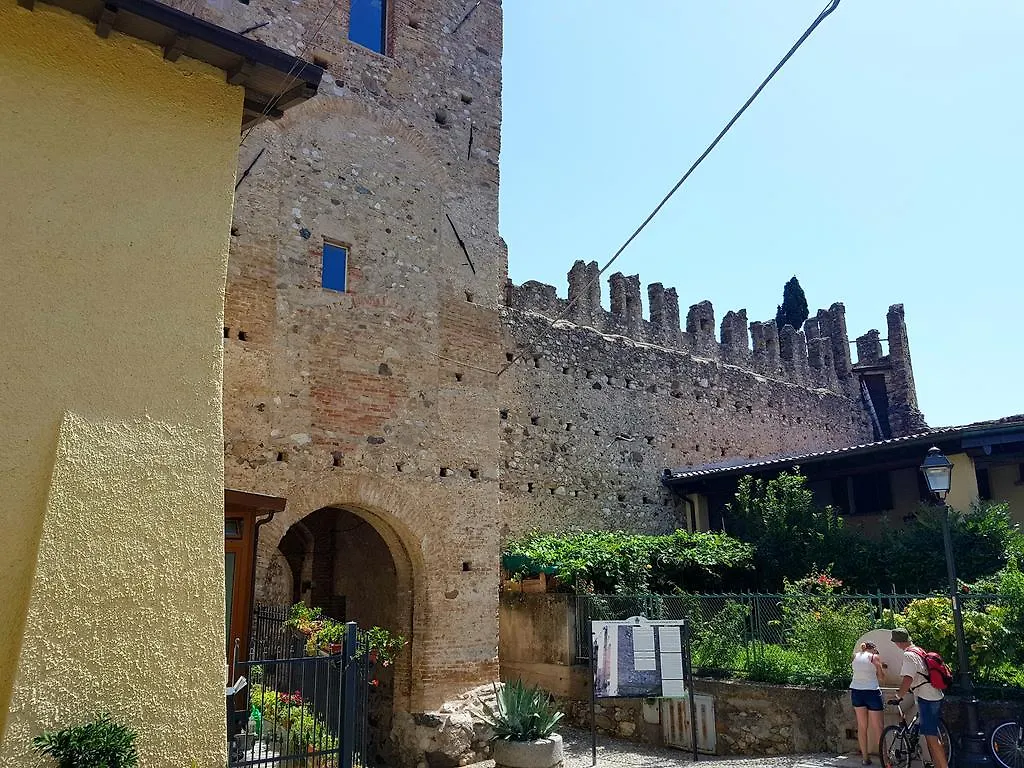 Bright Apartments Moniga - Castle Bells Moniga del Garda