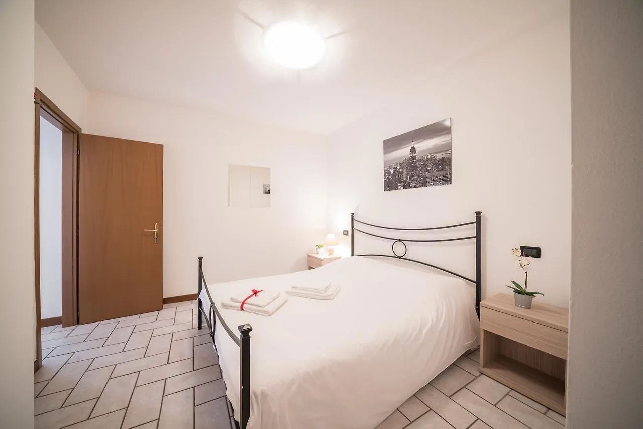 Bright Apartments Moniga - Castle Bells Moniga del Garda