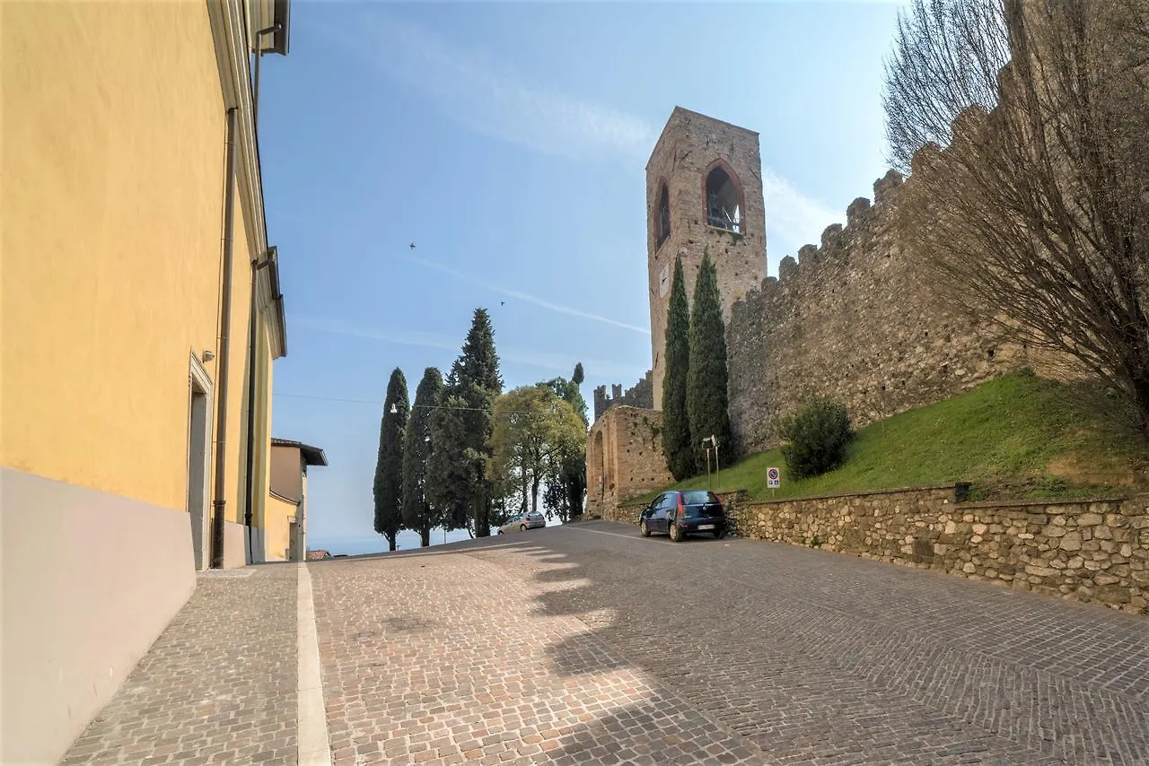 Bright Apartments Moniga - Castle Bells Moniga del Garda 0*,