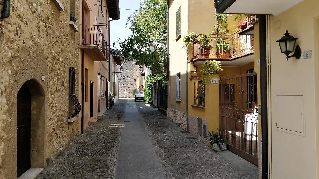 Bright Apartments Moniga - Castle Bells Moniga del Garda 0*,
